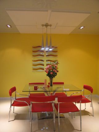 现代设计风格餐厅黄色墙面装修图片