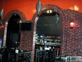 酒吧室内拱形门洞设计图片