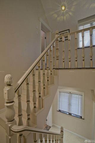 沉稳风格室内阁楼楼梯设计图片大全2023