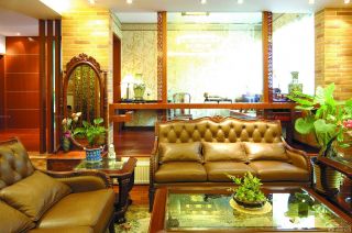 最新东南亚风格客厅装饰品摆放图片