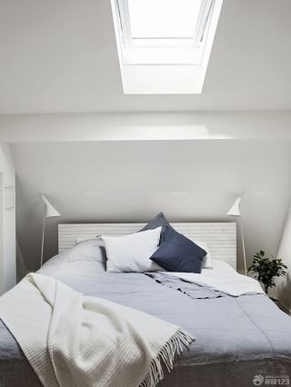 最新7平米卧室床的摆放效果图大全
