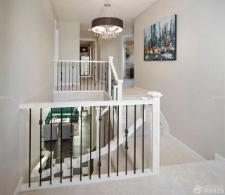 2023小美式风格房屋楼梯设计图片