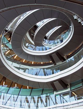 商场螺旋楼梯设计图片欣赏