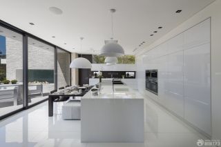 别墅开放式厨房玻璃隔断设计效果图欣赏