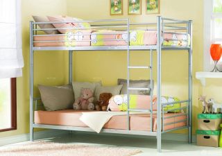 儿童卧室铁质高低床装修实景图欣赏