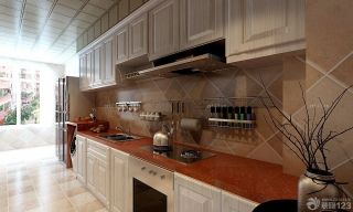 2023最新整体厨房实木橱柜设计案例