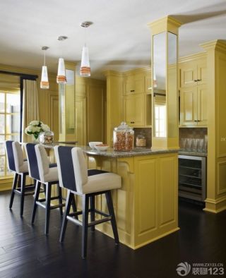 开放式厨房黄色小餐桌设计效果图欣赏