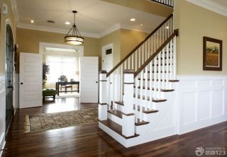 美式乡村风格房屋楼梯设计图片欣赏