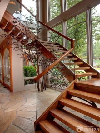 别墅木制楼梯装修设计效果图大全