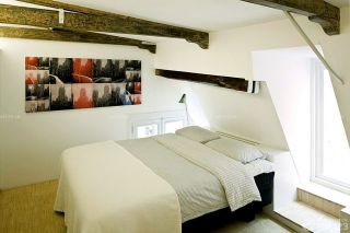 朴素欧式阁楼小户型卧室装修实景图欣赏