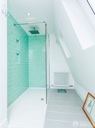 小户型斜顶阁楼淋浴房喷头效果图片大全