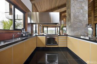 最新斜顶阁楼厨房设计图样板案例