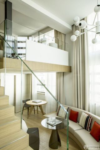 复式住宅玻璃楼梯扶手装修效果图