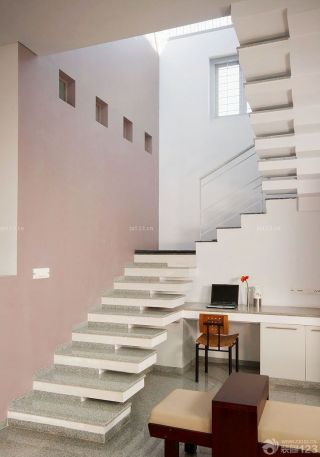 最新小复式简约室内楼梯装修设计效果图片
