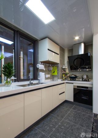 现代风格小户型家装厨房设计效果图欣赏