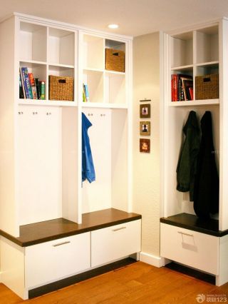 普通家庭门厅简单鞋柜装修效果图