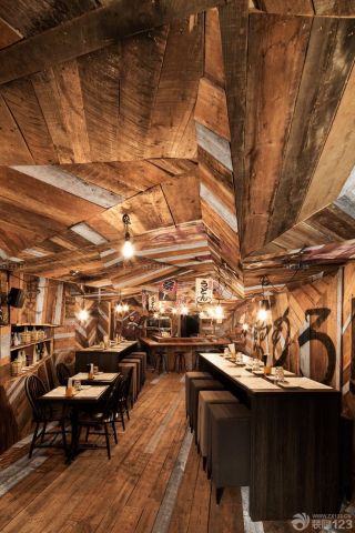 创意日式酒吧生态木吊顶效果图