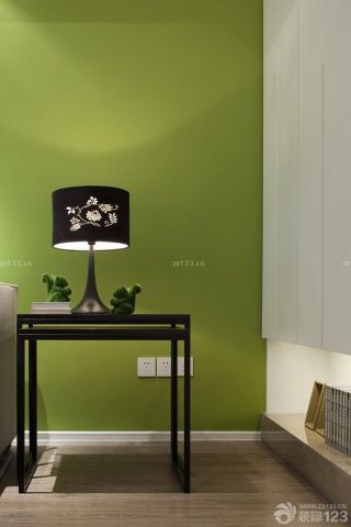 现代简约两居室绿色墙面装修效果图片