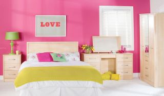 女生小卧室粉色墙面装修效果图片