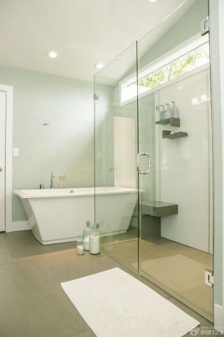 小户型装修厕所浴室玻璃隔断效果图