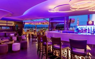 紫色酒吧吧台吊顶设计效果图