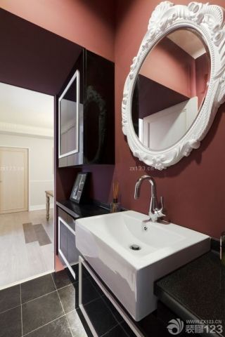 卫生间镜子装饰效果图