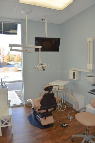 口腔医院室内蓝色墙面装修效果图片