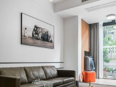 蓝光·星星国际现代风格68平米二居室设计效果图案例