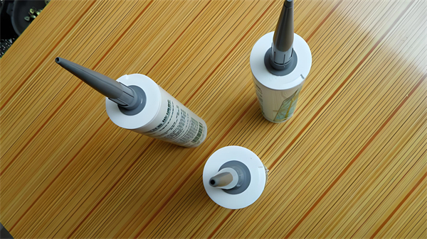 装修用的玻璃胶环保吗