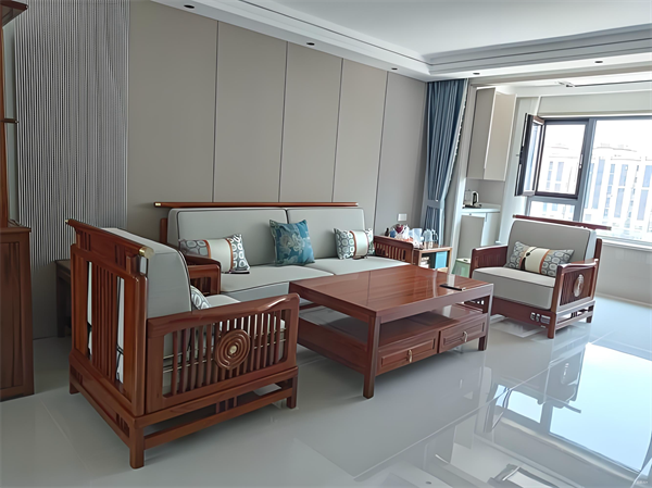 实木家具和板材家具哪个更耐用