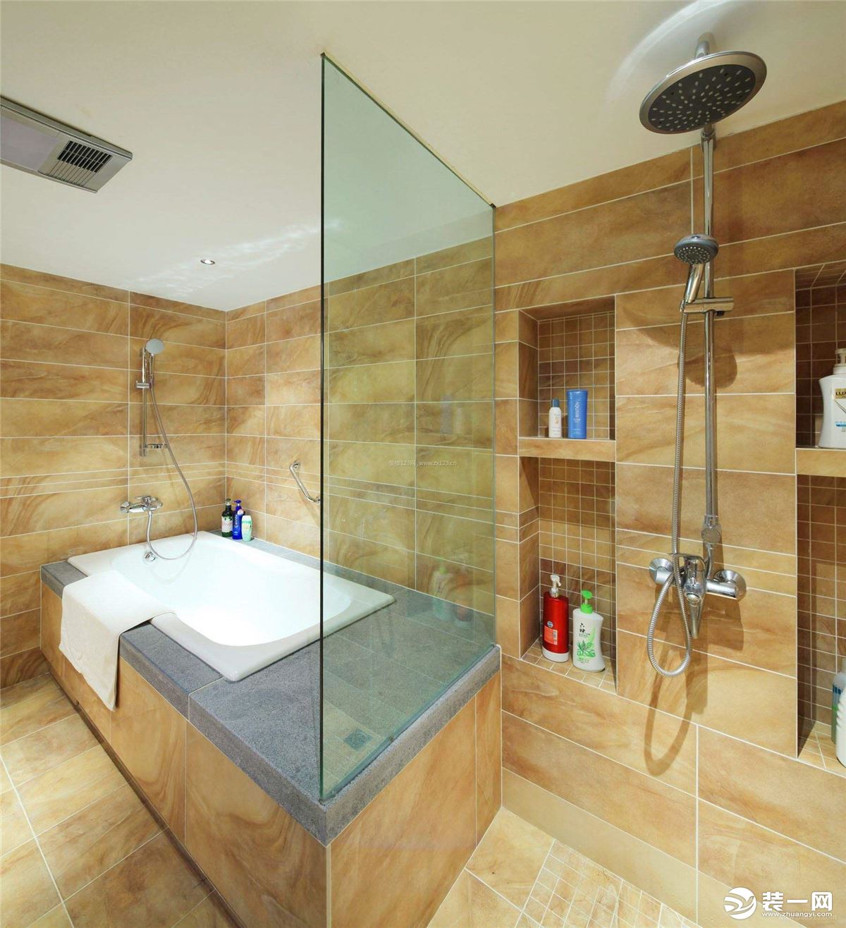 卫生间淋浴玻璃隔断尺寸卫生间淋浴玻璃隔断图片