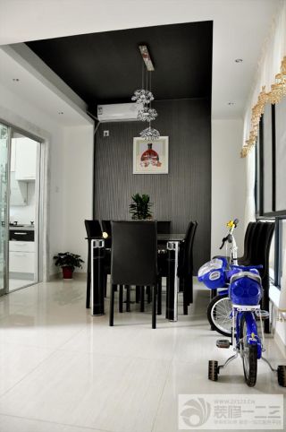 家庭餐厅黑色餐椅设计图片