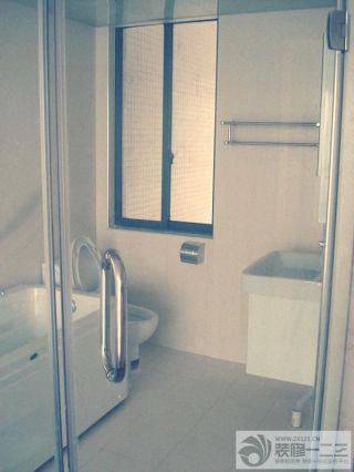 经典卫生间浴室白色浴缸设计图