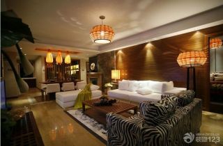 最新东南亚风格客厅沙发背景墙装修图片