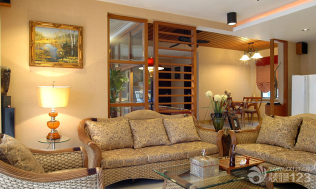 东南亚风格客厅沙发摆放实景图片