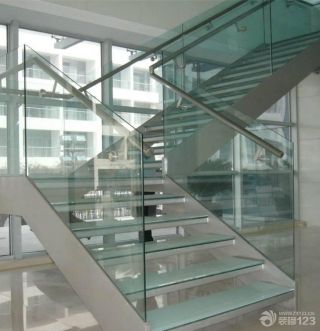 2023简约家装设计玻璃楼梯装修图片
