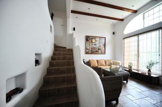 东南亚风格客厅楼梯装修效果图欣赏