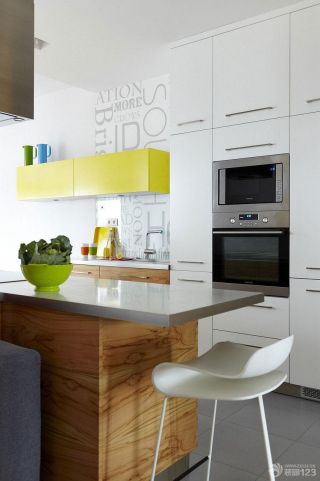 2023现代风格90平米三室一厅厨房装修效果图图