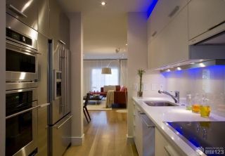 最新交换空间现代超小厨房装修案例