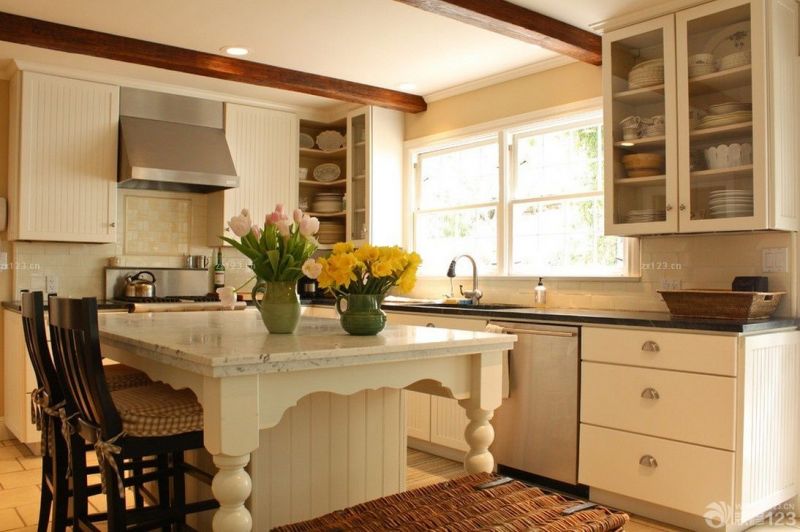 简约美式家庭厨房小吧台装修实景图欣赏2023