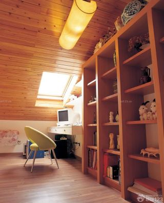 最新简约室内斜顶阁楼儿童书柜装修样板房