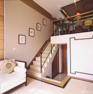 最新东南亚风格复式阁楼楼梯设计实景图
