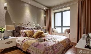 120平户型新古典卧室金色壁纸设计图片欣赏