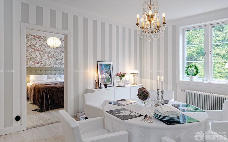 90平米北欧风格餐厅条纹壁纸装修效果图