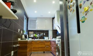 小户型房屋节省空间半敞开式厨房装修效果图