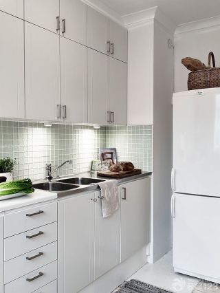 最新60平米一室一厅小户型厨房橱柜设计效果图