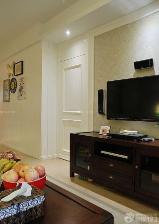 暖调75平两居室简约美式家具美式电视背景墙装修效果图欣赏