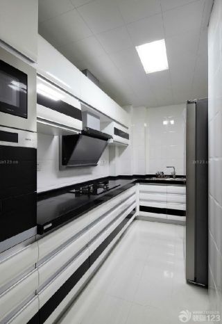 2023最新黑白简约风格厨柜设计图片