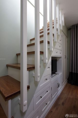 美式复式楼梯设计实景图欣赏