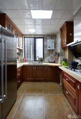 最新家庭厨房美式橱柜装修图片2023